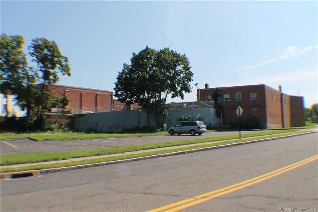 9 N Main St, Enfield, CT 06082